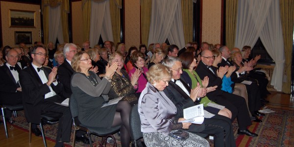 Goście, którzy wypełnili salony Ambasady RP, byli zachwyceni występem / fot. Magdalena Grzymkowska