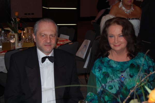 Ambasador RP i Anna Dymna zasiedli przy jednym stoliku / fot. Magdalena Grzymkowska