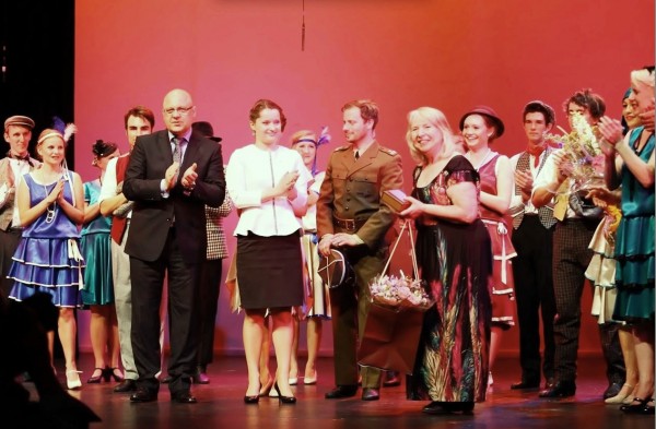 Założycielka „Orląt” Barbara Klimas-Sawyer z rąk Konsula Generalnego otrzymała brązowy medal Gloria Artis / fot. Magdalena Grzymkowska