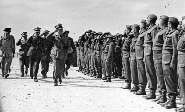 Gen. Sikorski z wizytą u Tobrukczyków / fot. Wikipedia