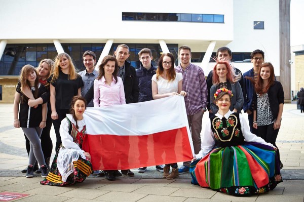 Polskie akcenty są nieodłącznym elementem ich studenckiego życia na uniwersytecie w Huddersfield. Ale czy rozważają powrót do Polski?