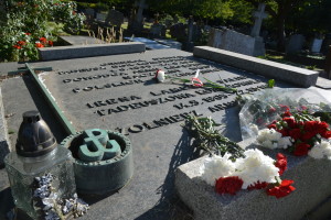 Grób gen. Tadeusza Bora-Komorowskiego w niedzielę, 2 sierpnia 2015 r.
