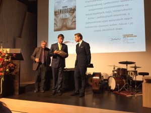 3 Prof. J. Jarzębski, prof. F. Rosset i Szczepan Twardoch. Fot. W. Klas 2015-10-10